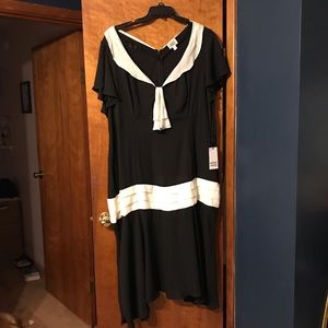 Unique Vintage 1920s Black & Cream Wilshire Flapper Day Dress
